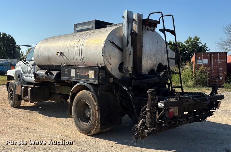 image for item ED2198 1994 Chevrolet Kodiak C6500 tack distributor truck