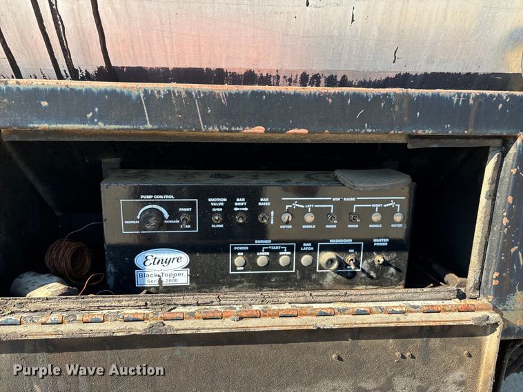 image for item ED2198 1994 Chevrolet Kodiak C6500 tack distributor truck