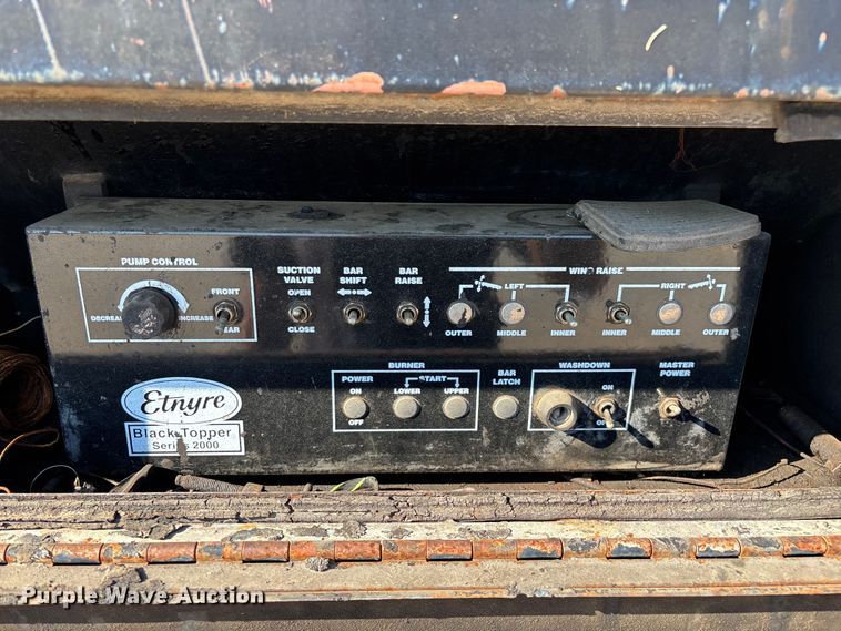 image for item ED2198 1994 Chevrolet Kodiak C6500 tack distributor truck