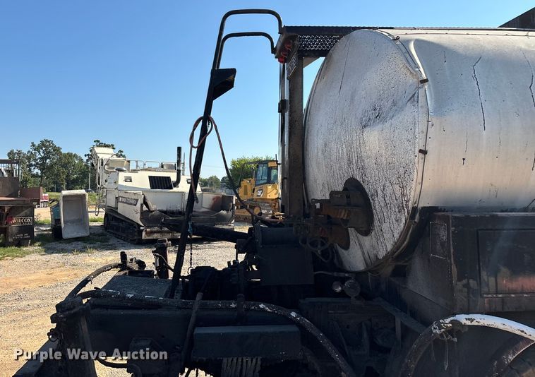 image for item ED2198 1994 Chevrolet Kodiak C6500 tack distributor truck