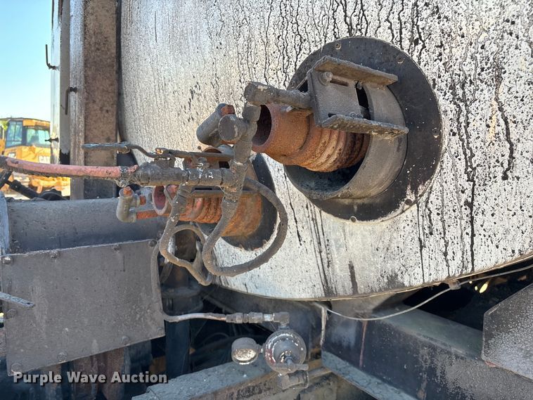 image for item ED2198 1994 Chevrolet Kodiak C6500 tack distributor truck