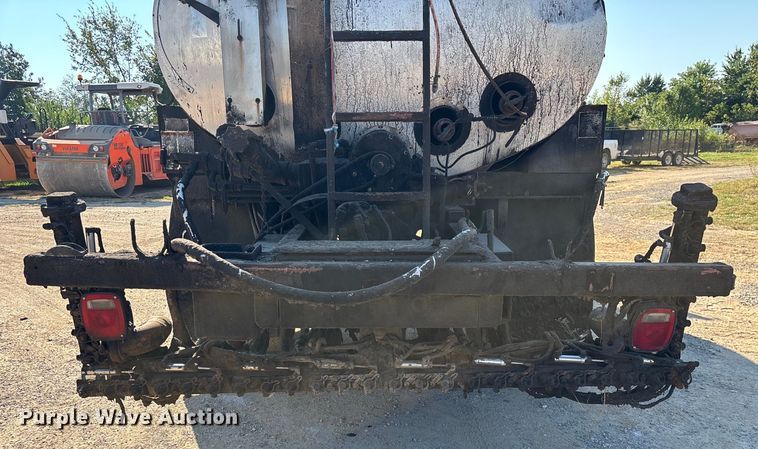 image for item ED2198 1994 Chevrolet Kodiak C6500 tack distributor truck