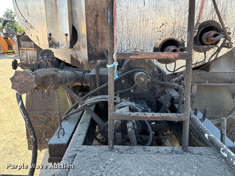 image for item ED2198 1994 Chevrolet Kodiak C6500 tack distributor truck