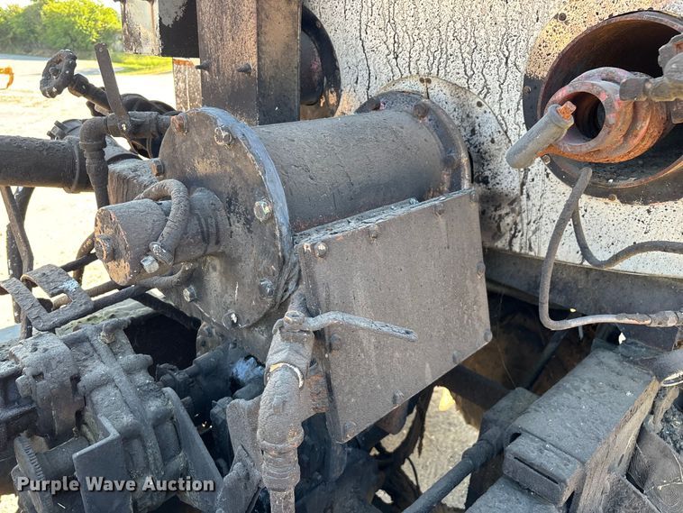 image for item ED2198 1994 Chevrolet Kodiak C6500 tack distributor truck