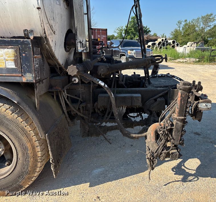 image for item ED2198 1994 Chevrolet Kodiak C6500 tack distributor truck