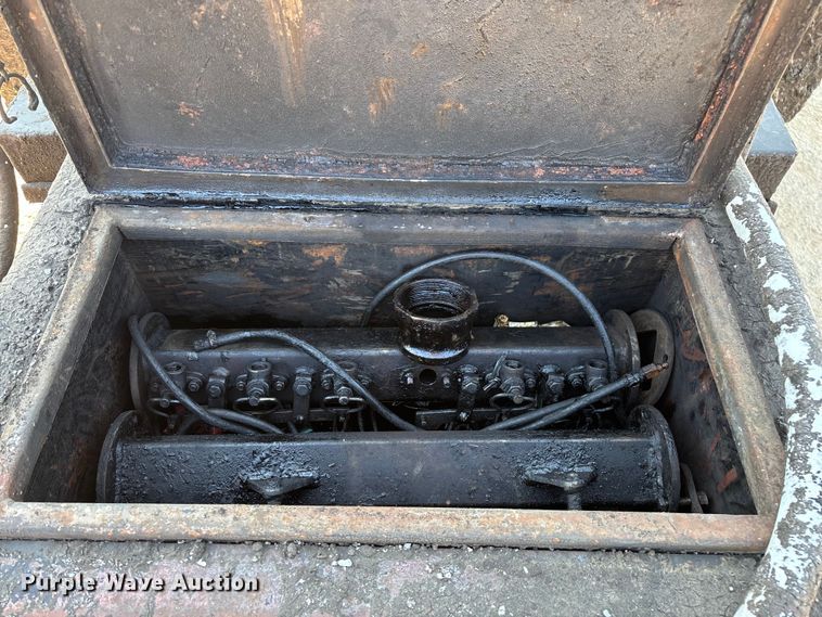 image for item ED2198 1994 Chevrolet Kodiak C6500 tack distributor truck