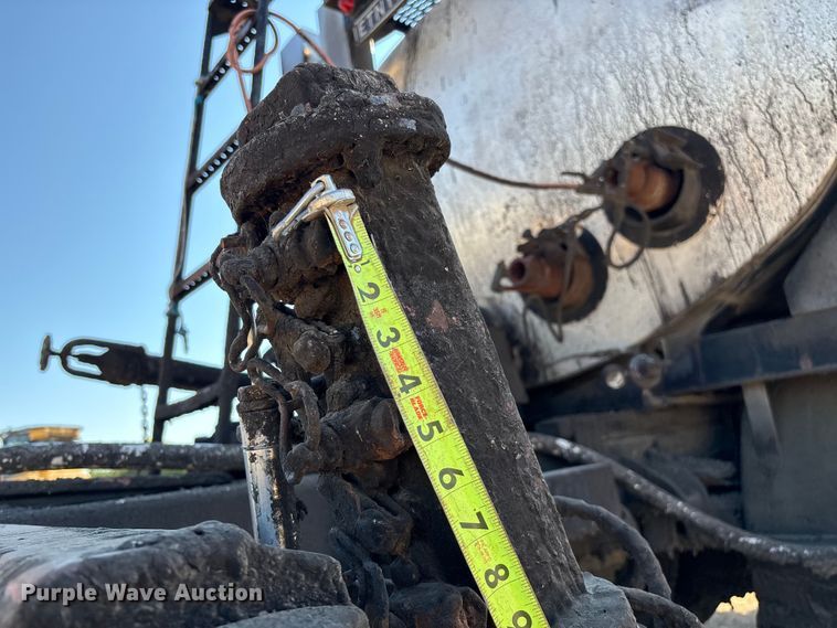 image for item ED2198 1994 Chevrolet Kodiak C6500 tack distributor truck