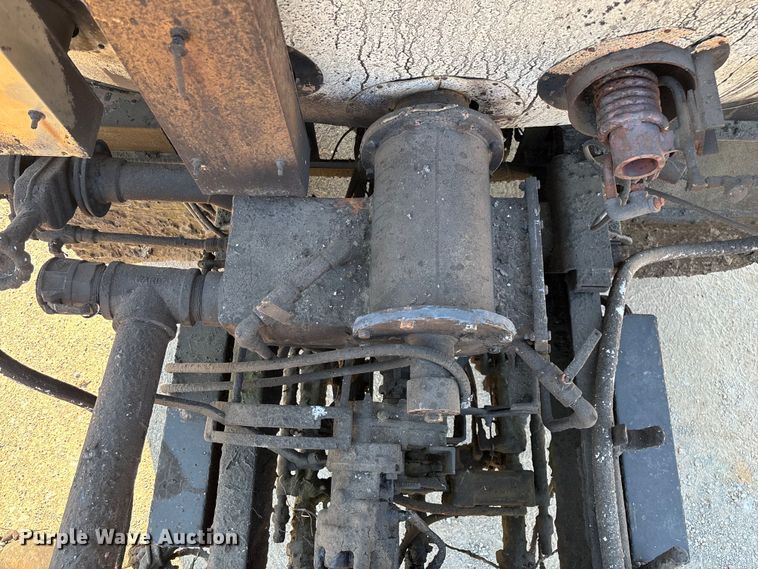 image for item ED2198 1994 Chevrolet Kodiak C6500 tack distributor truck