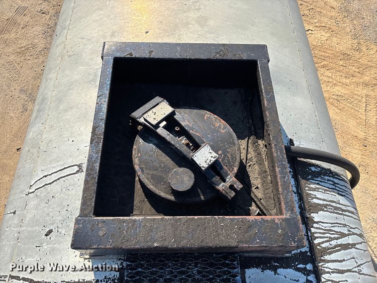 image for item ED2198 1994 Chevrolet Kodiak C6500 tack distributor truck