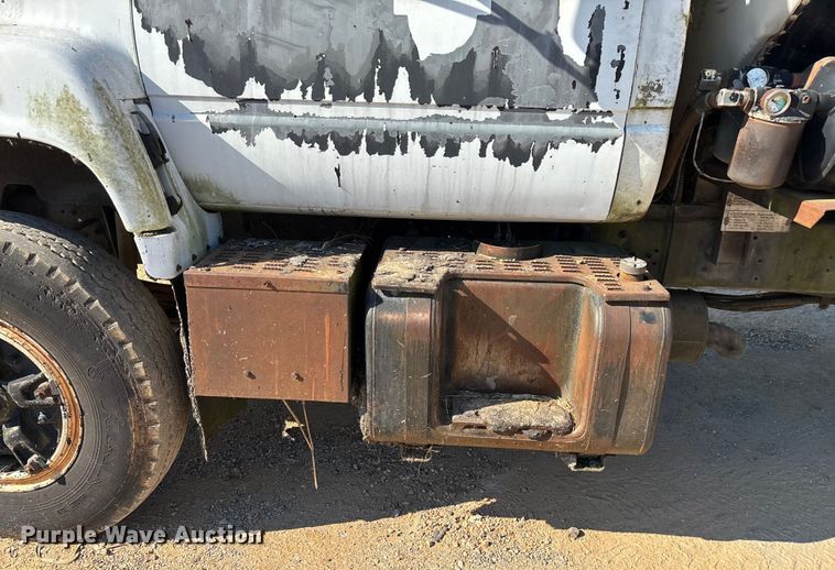 image for item ED2198 1994 Chevrolet Kodiak C6500 tack distributor truck