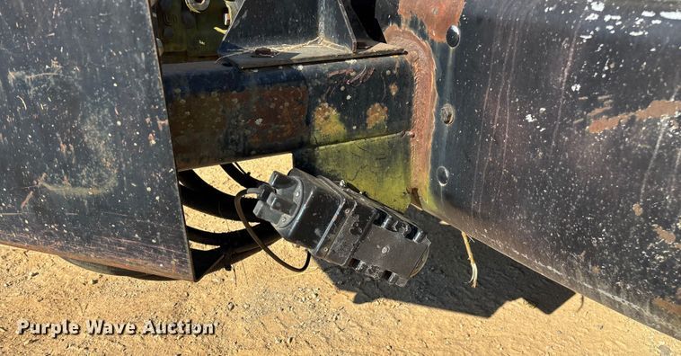 image for item ED2198 1994 Chevrolet Kodiak C6500 tack distributor truck