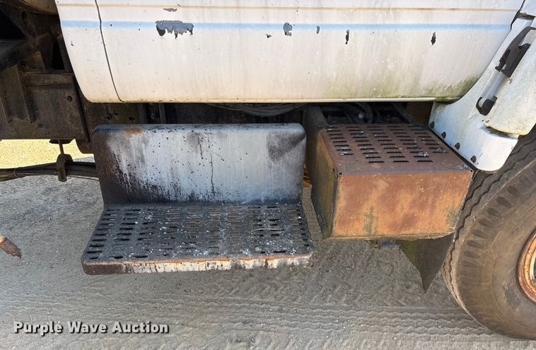 image for item ED2198 1994 Chevrolet Kodiak C6500 tack distributor truck