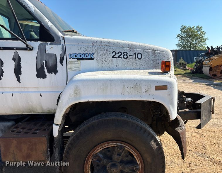 image for item ED2198 1994 Chevrolet Kodiak C6500 tack distributor truck