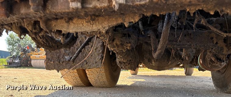 image for item ED2198 1994 Chevrolet Kodiak C6500 tack distributor truck