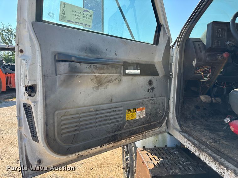 image for item ED2198 1994 Chevrolet Kodiak C6500 tack distributor truck