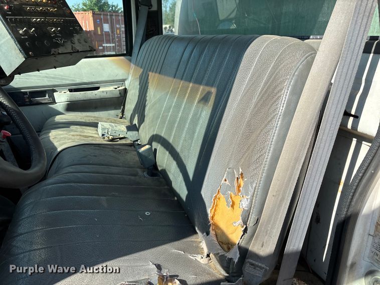 image for item ED2198 1994 Chevrolet Kodiak C6500 tack distributor truck