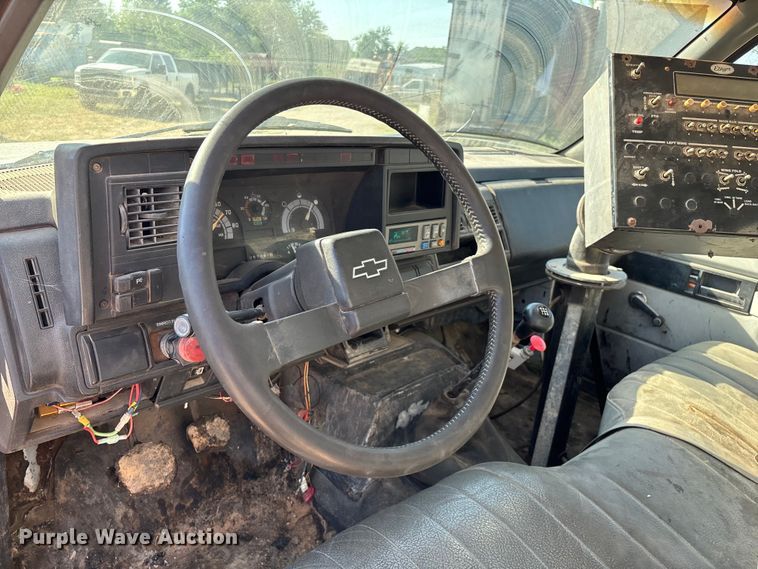 image for item ED2198 1994 Chevrolet Kodiak C6500 tack distributor truck