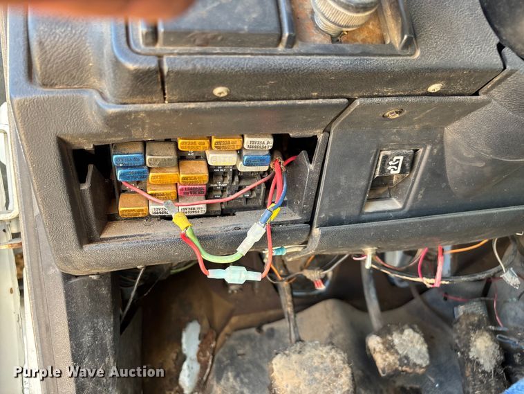 image for item ED2198 1994 Chevrolet Kodiak C6500 tack distributor truck