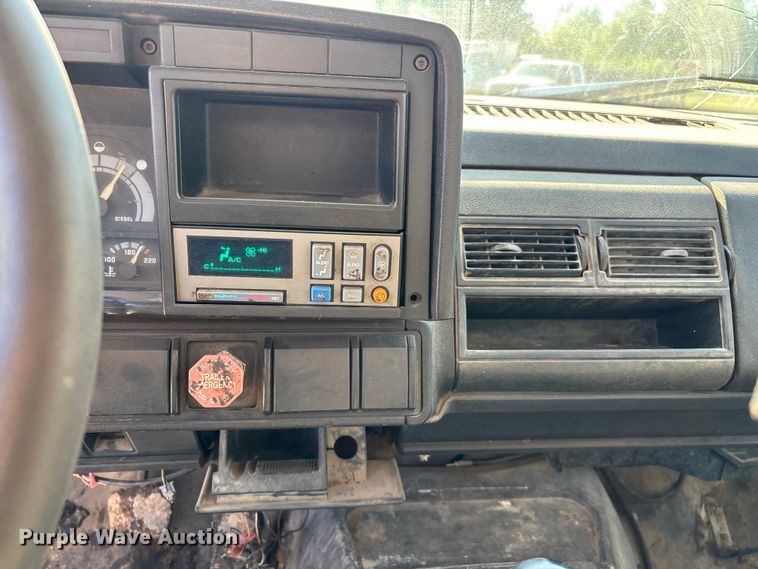 image for item ED2198 1994 Chevrolet Kodiak C6500 tack distributor truck