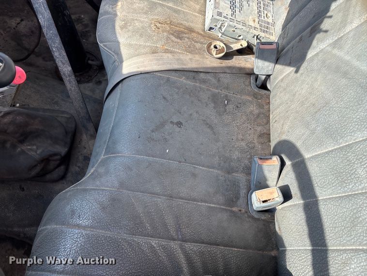 image for item ED2198 1994 Chevrolet Kodiak C6500 tack distributor truck