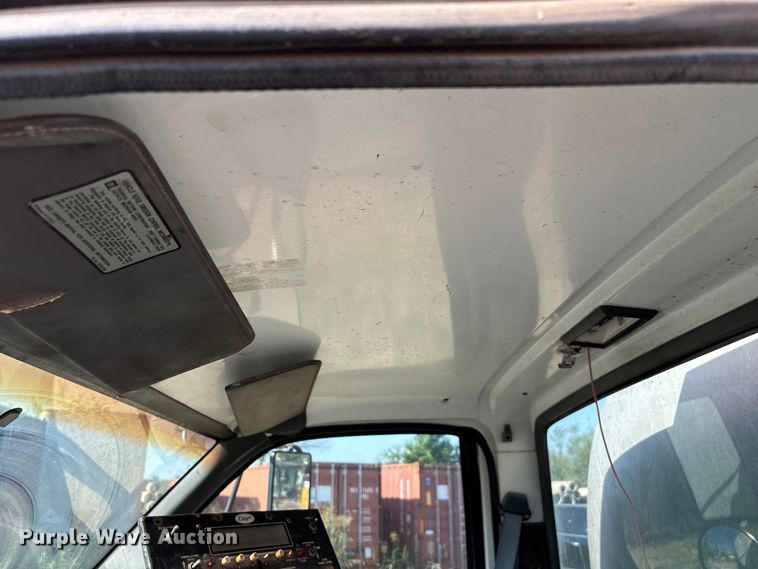 image for item ED2198 1994 Chevrolet Kodiak C6500 tack distributor truck