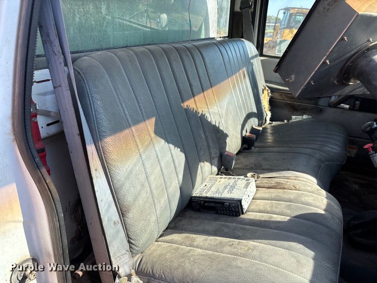 image for item ED2198 1994 Chevrolet Kodiak C6500 tack distributor truck