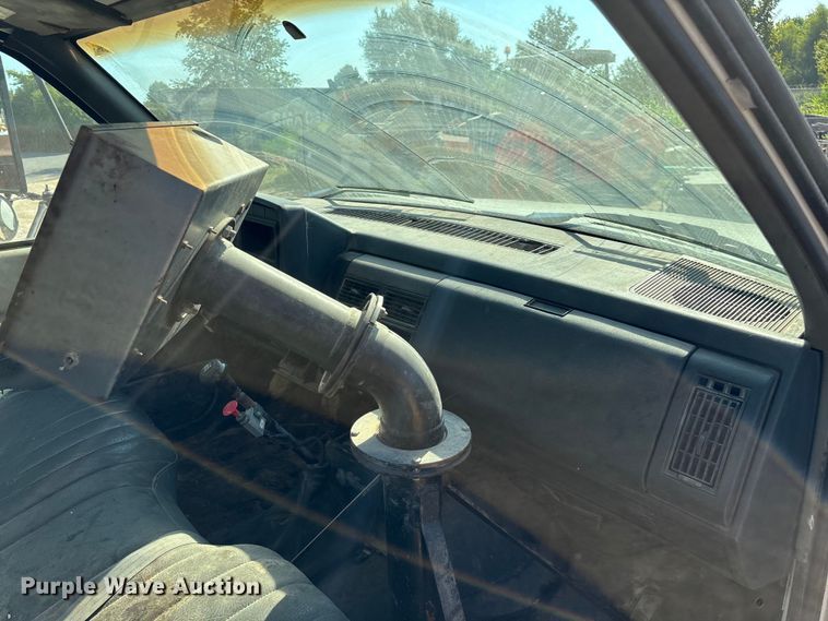 image for item ED2198 1994 Chevrolet Kodiak C6500 tack distributor truck