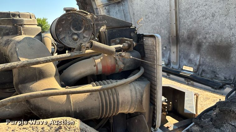 image for item ED2198 1994 Chevrolet Kodiak C6500 tack distributor truck