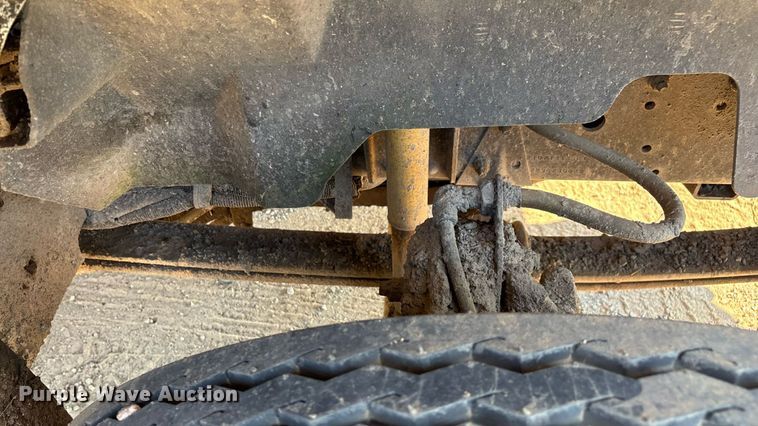 image for item ED2198 1994 Chevrolet Kodiak C6500 tack distributor truck