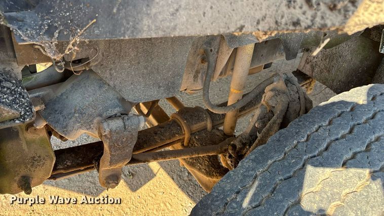 image for item ED2198 1994 Chevrolet Kodiak C6500 tack distributor truck