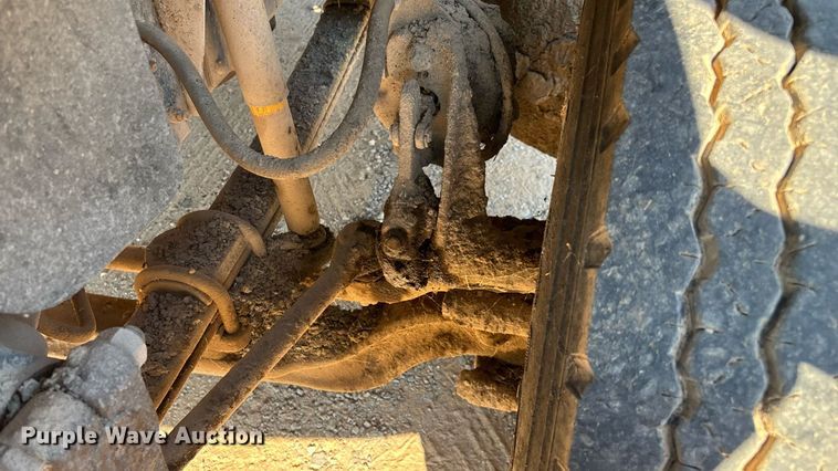 image for item ED2198 1994 Chevrolet Kodiak C6500 tack distributor truck