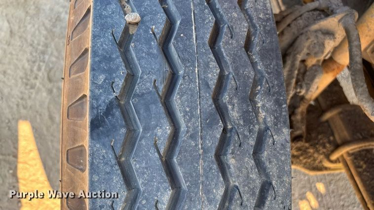 image for item ED2198 1994 Chevrolet Kodiak C6500 tack distributor truck