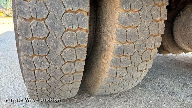 image for item ED2198 1994 Chevrolet Kodiak C6500 tack distributor truck