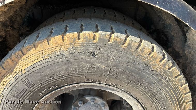 image for item ED2198 1994 Chevrolet Kodiak C6500 tack distributor truck