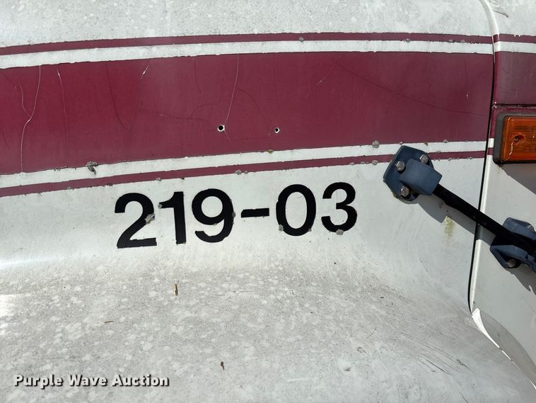 image for item ED2199 1995 International 4700 flatbed truck