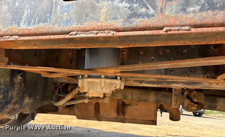 image for item ED2199 1995 International 4700 flatbed truck