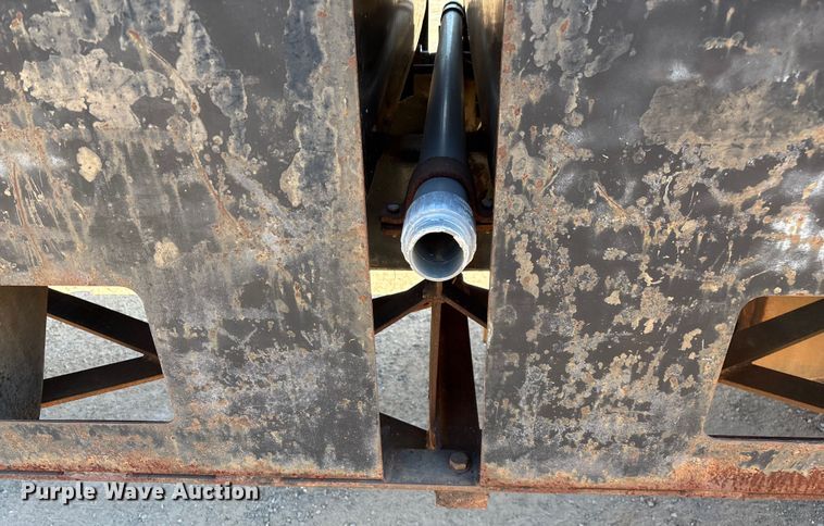 image for item ED2199 1995 International 4700 flatbed truck