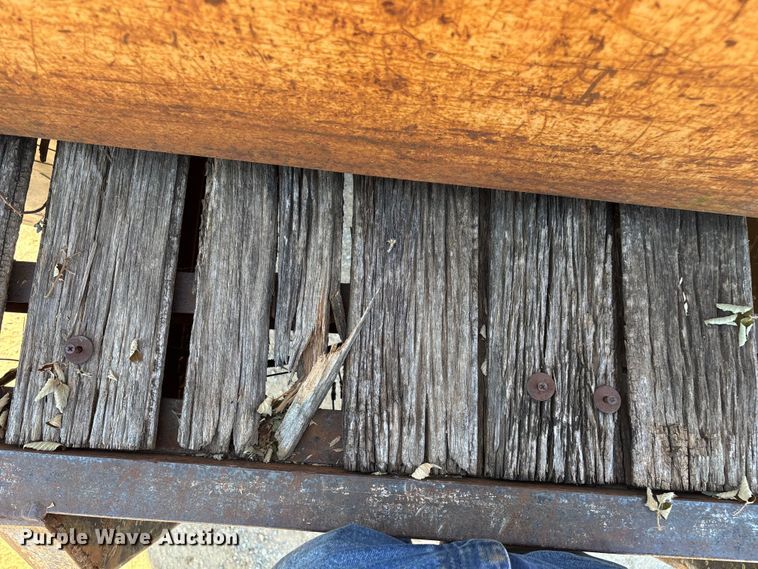 image for item ED2199 1995 International 4700 flatbed truck