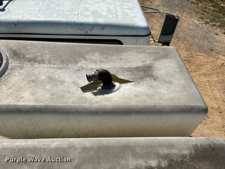 image for item ED2199 1995 International 4700 flatbed truck