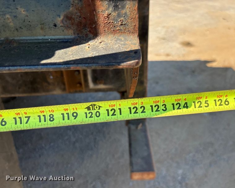 image for item ED2199 1995 International 4700 flatbed truck