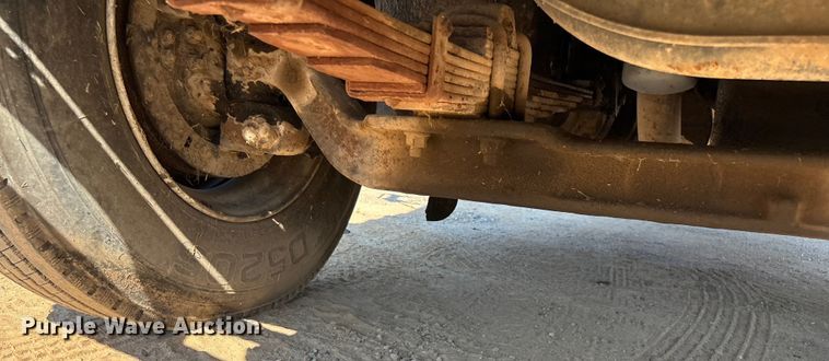 image for item ED2199 1995 International 4700 flatbed truck