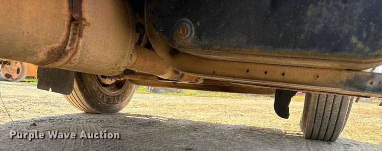 image for item ED2199 1995 International 4700 flatbed truck