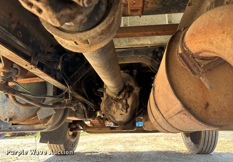 image for item ED2199 1995 International 4700 flatbed truck