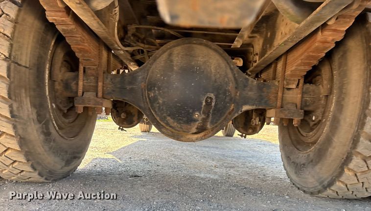 image for item ED2199 1995 International 4700 flatbed truck