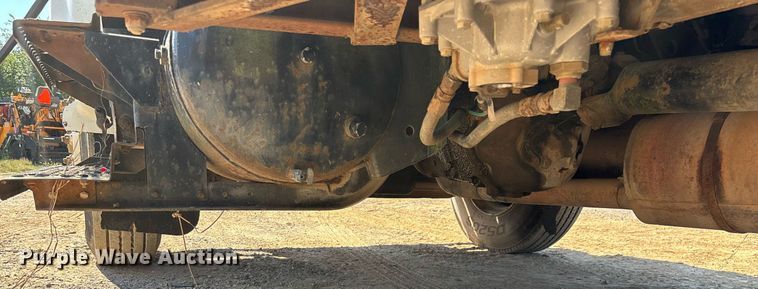 image for item ED2199 1995 International 4700 flatbed truck