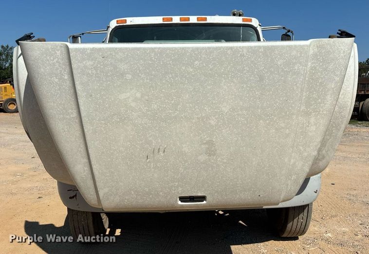 image for item ED2199 1995 International 4700 flatbed truck