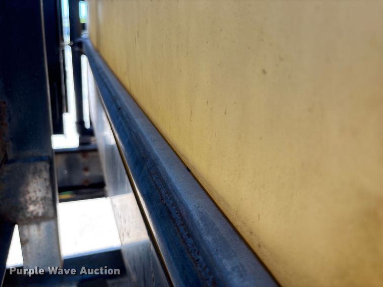 image for item ED2199 1995 International 4700 flatbed truck