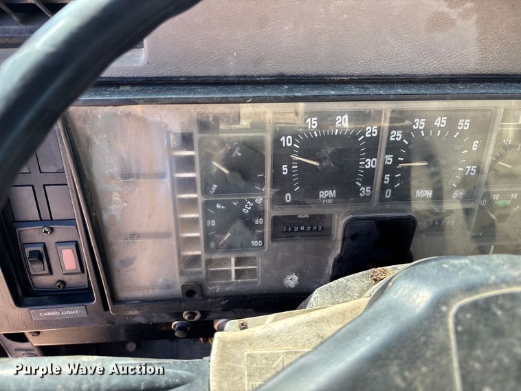 image for item ED2199 1995 International 4700 flatbed truck