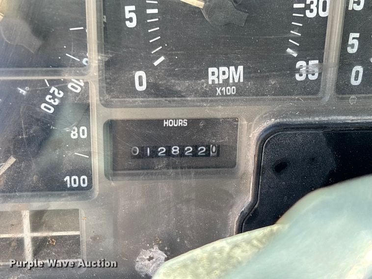 image for item ED2199 1995 International 4700 flatbed truck