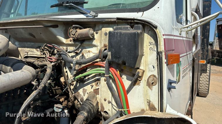 image for item ED2199 1995 International 4700 flatbed truck